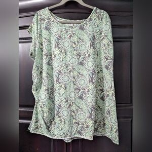 Cato Fashions Green & Gray Top w/ Ruching On One Side and Shoulders 18/20